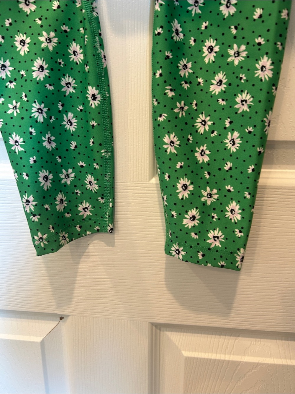 BEYOND YOGA High Waisted Midi Leggings in Honeydew Daisies - Picture 7 of 14